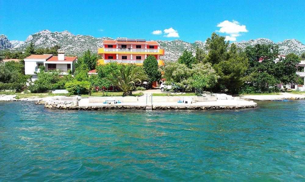 Pansion Kiko Hotel Starigrad Paklenica Ngoại thất bức ảnh